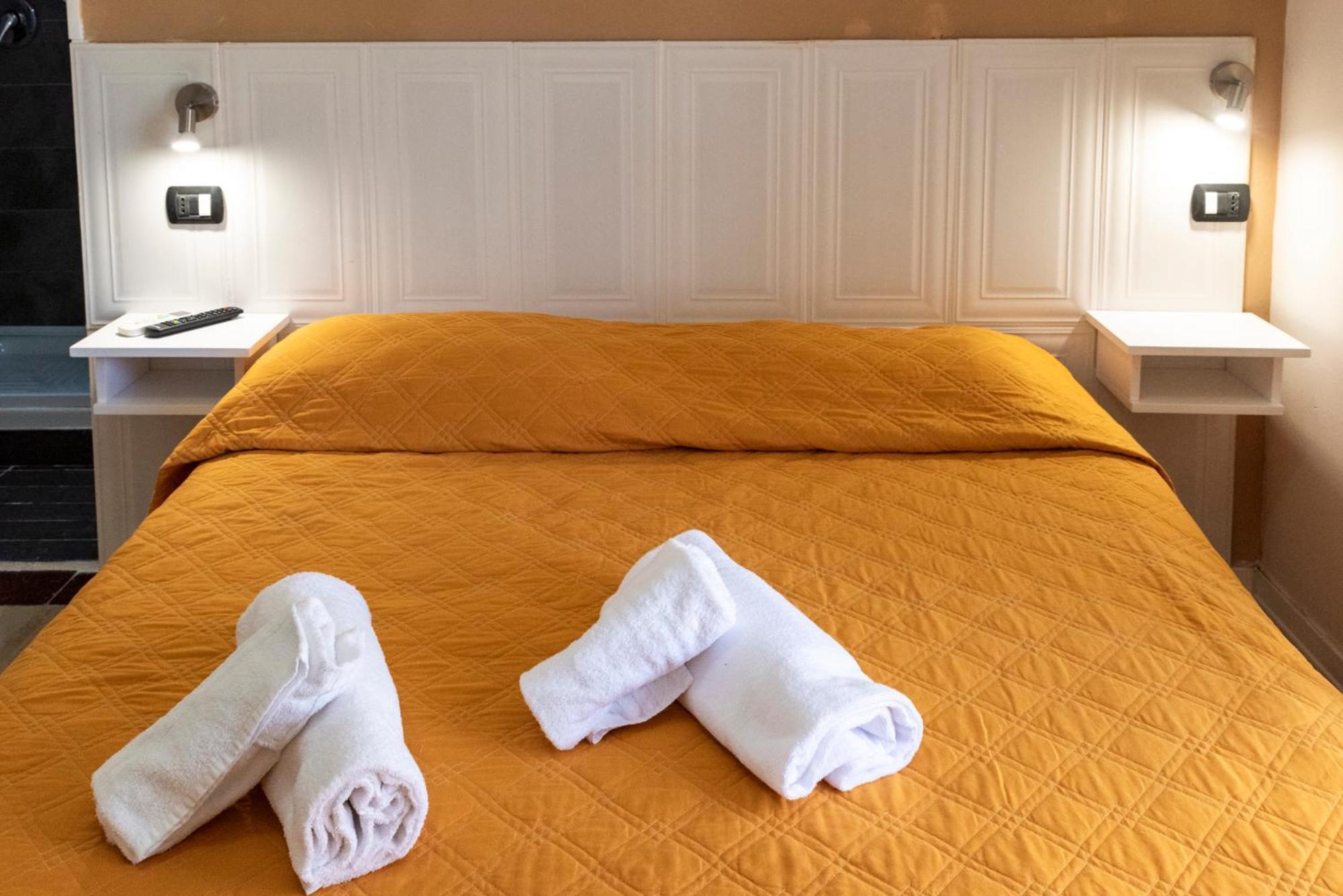 Solaris Paestum Bed and Breakfast Exteriör bild