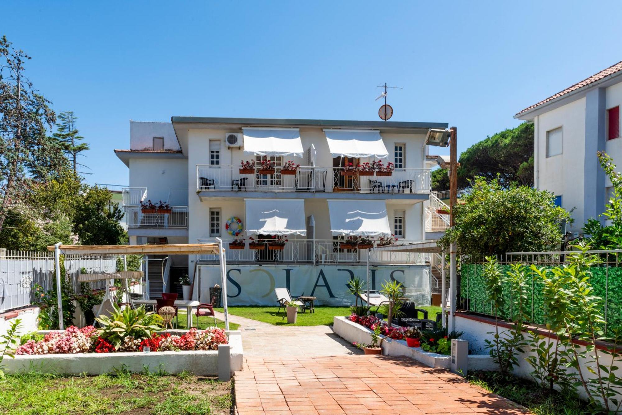 Solaris Paestum Bed and Breakfast Exteriör bild